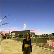 Soy estudiante de bachillerato, con buenas notas y me considero muy buena a la hora de explicar